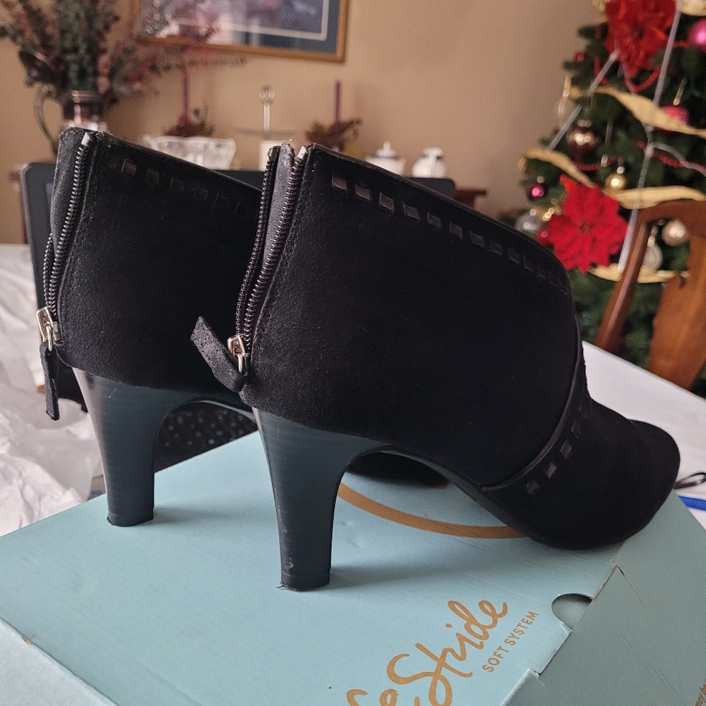 Ladies shoes